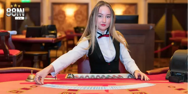 Dealer là gì? Tìm hiểu về nghề Dealer trong các lĩnh vực 1 Dealer sòng bạc chuyên nghiệp trong thái độ làm việc